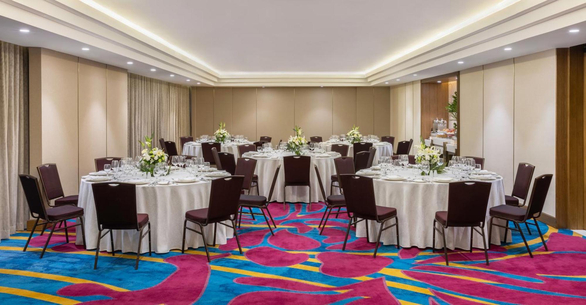 Dusit Thani Manila Makati City Exteriér fotografie The ballroom