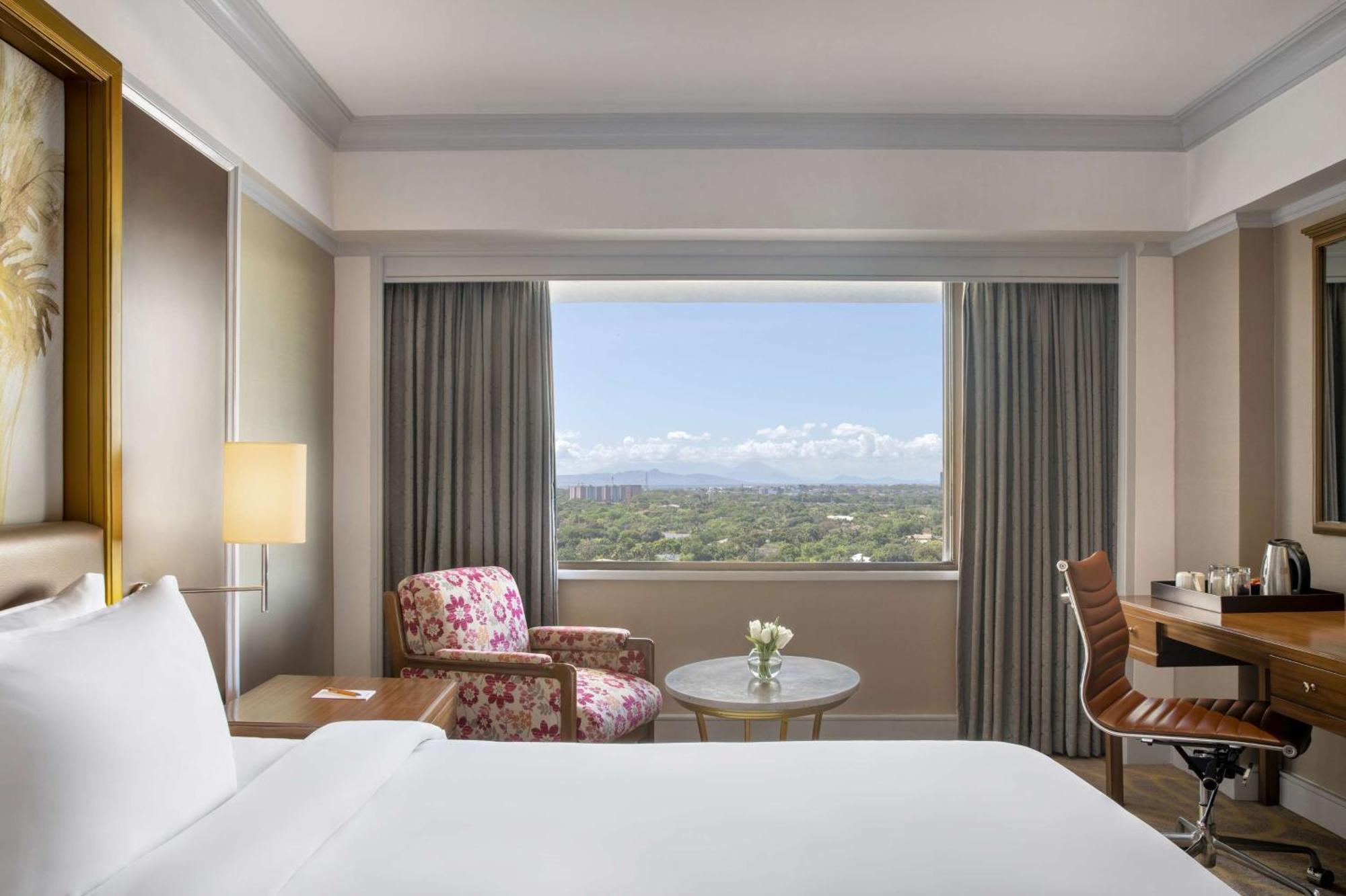 Dusit Thani Manila Makati City Exteriér fotografie Deluxe Room